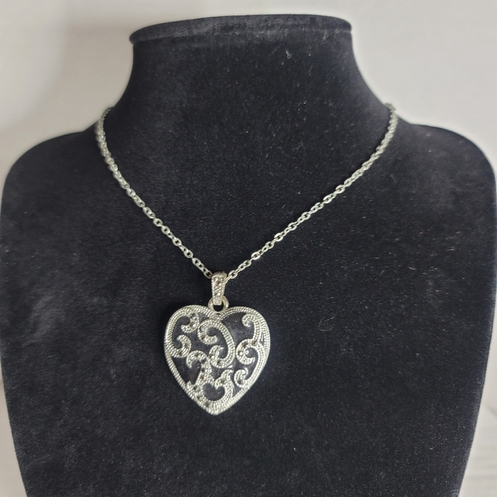 Fashion Jewelry Necklace Silver Black 21"
